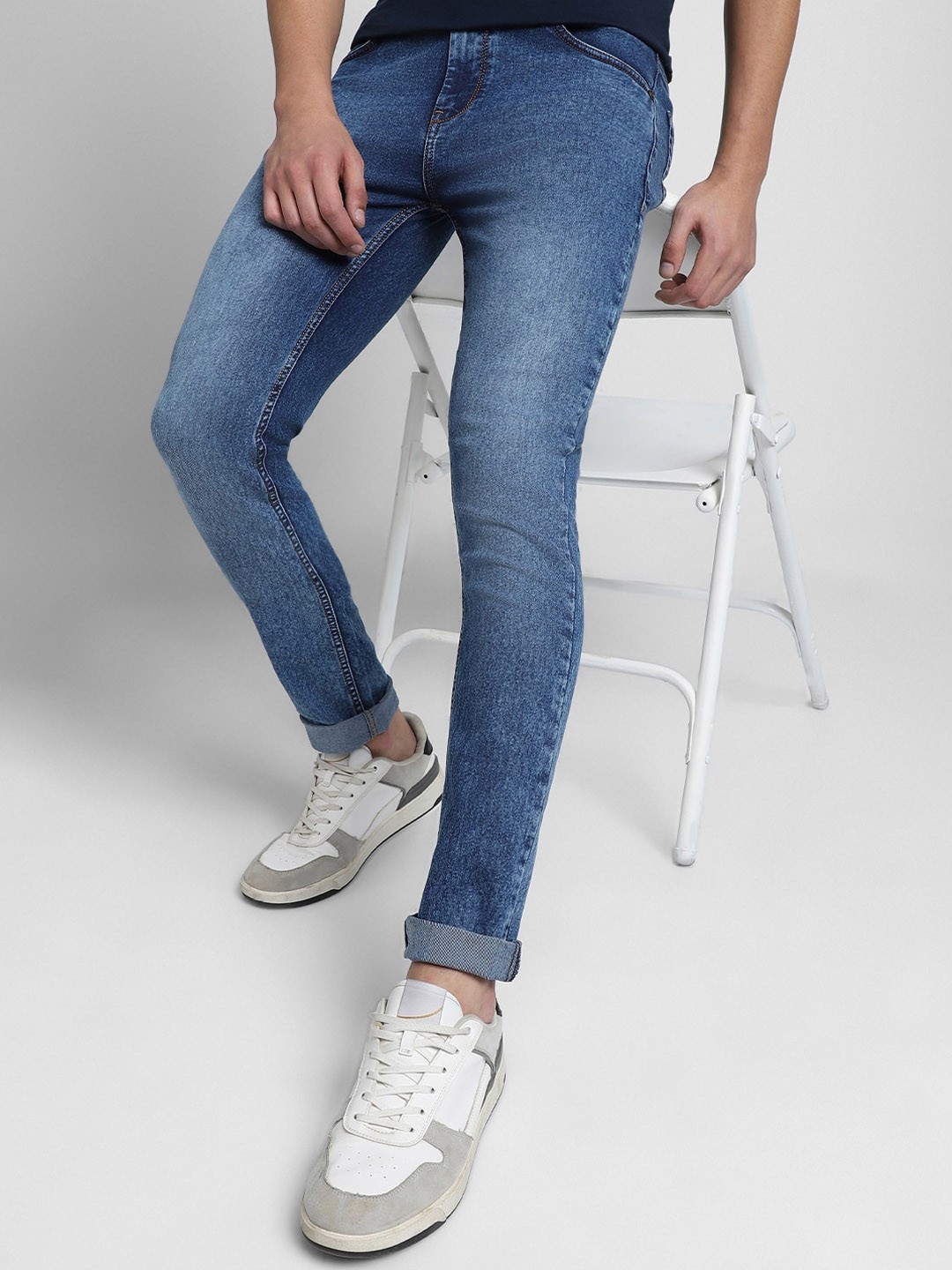 

Dennis Lingo Men Mid Rise Slim Fit Clean Look Heavy Fade Stretchable Jeans, Blue