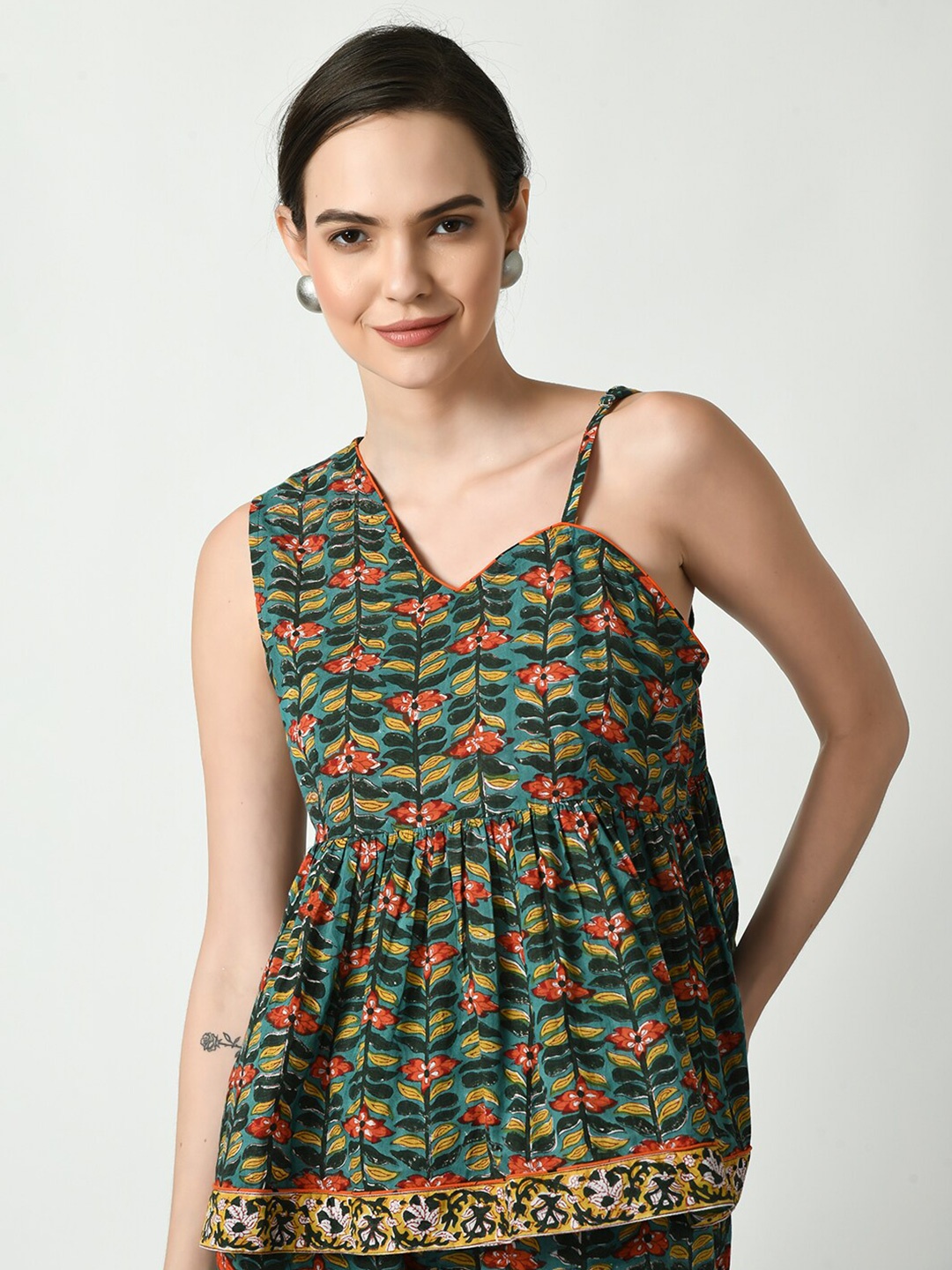 

Myshka Floral Printed One Shoulder Cotton Empire Top, Green