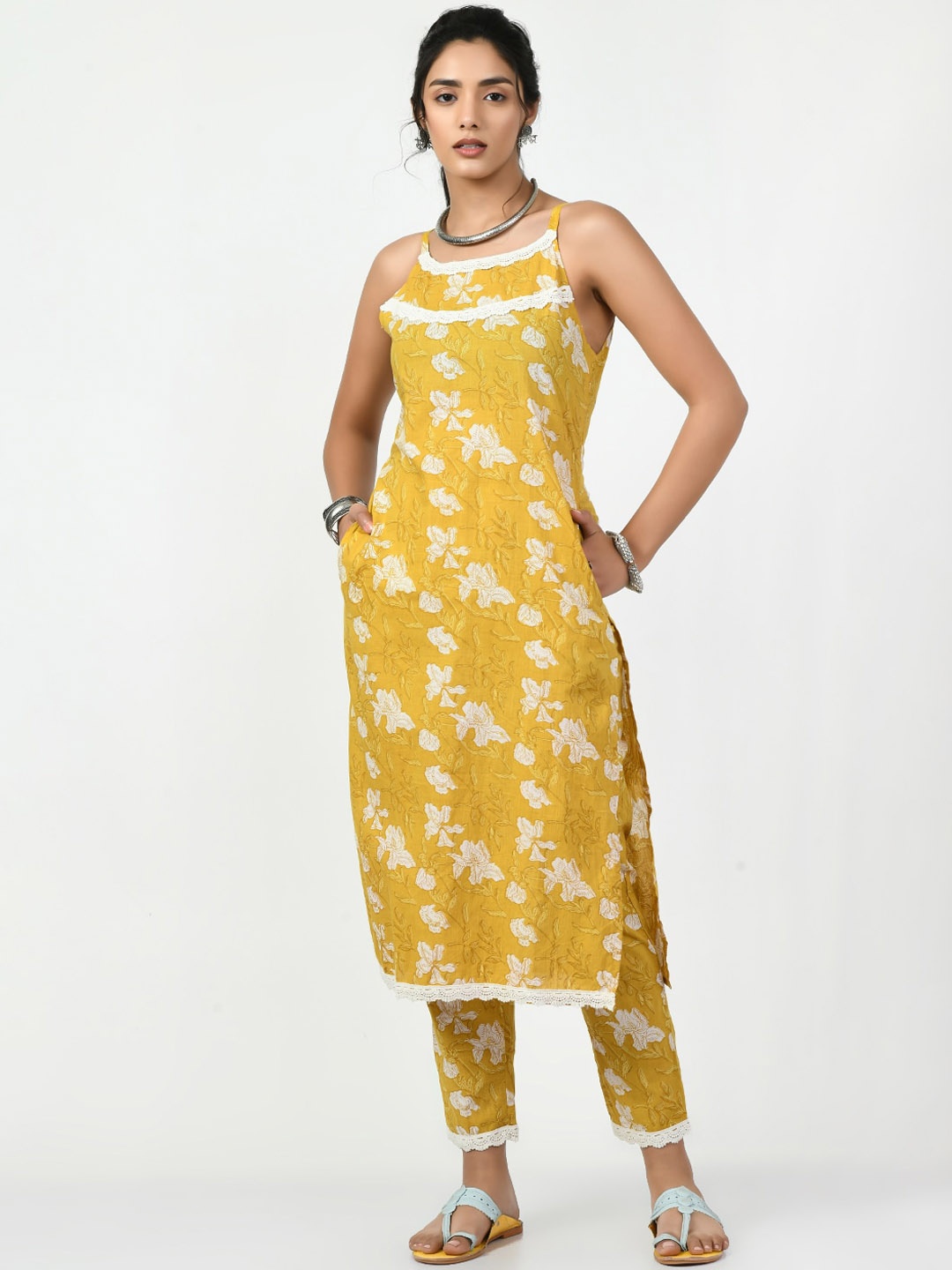 

Myshka Floral Printed Round Neck Block Print Kurta, Yellow
