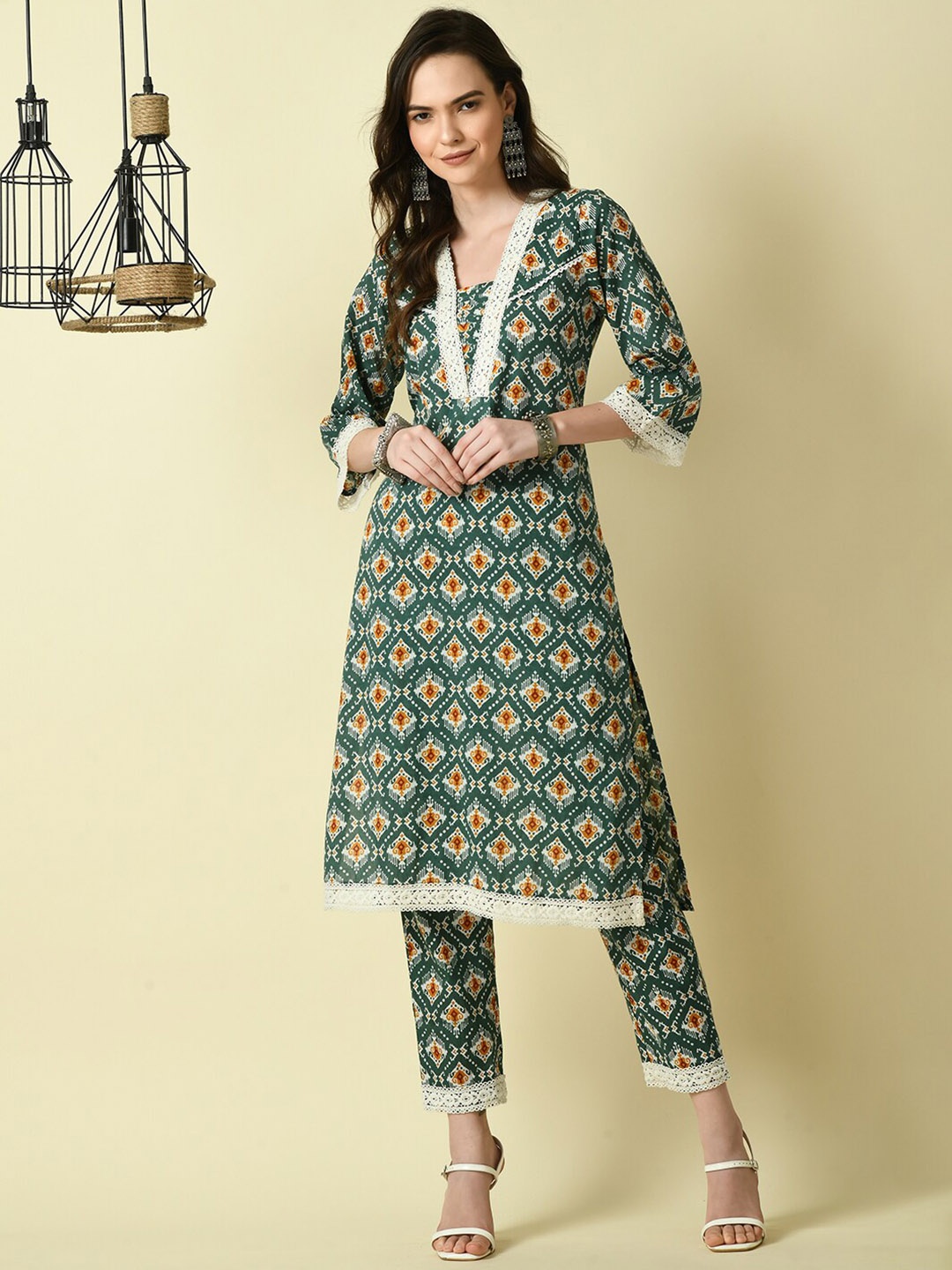 

Myshka Ethnic Motifs Printed V-Neck Pure Cotton Kurta, Green