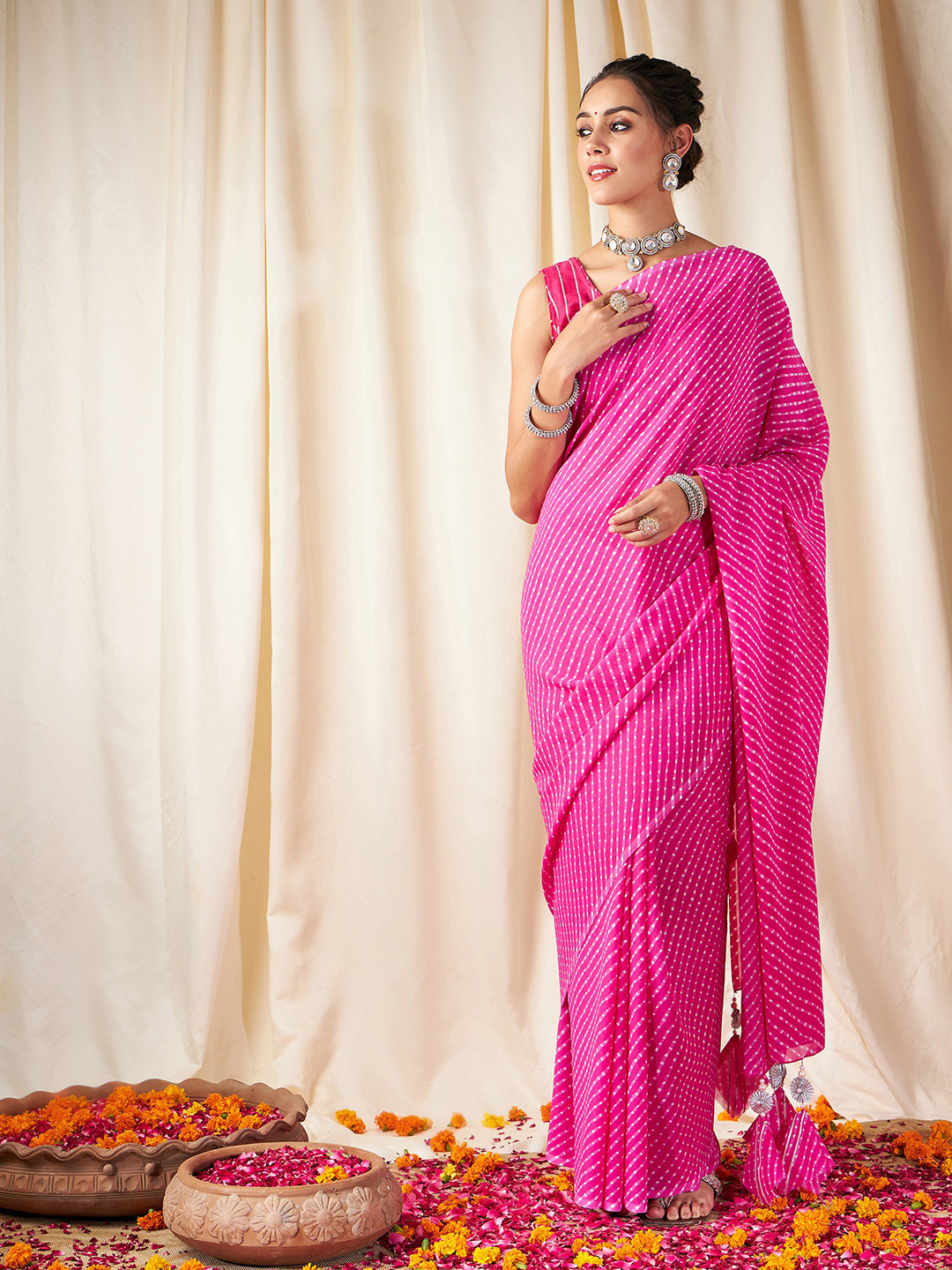 

Shae by SASSAFRAS Leheriya Ethnic Motifs Printed Saree, Pink