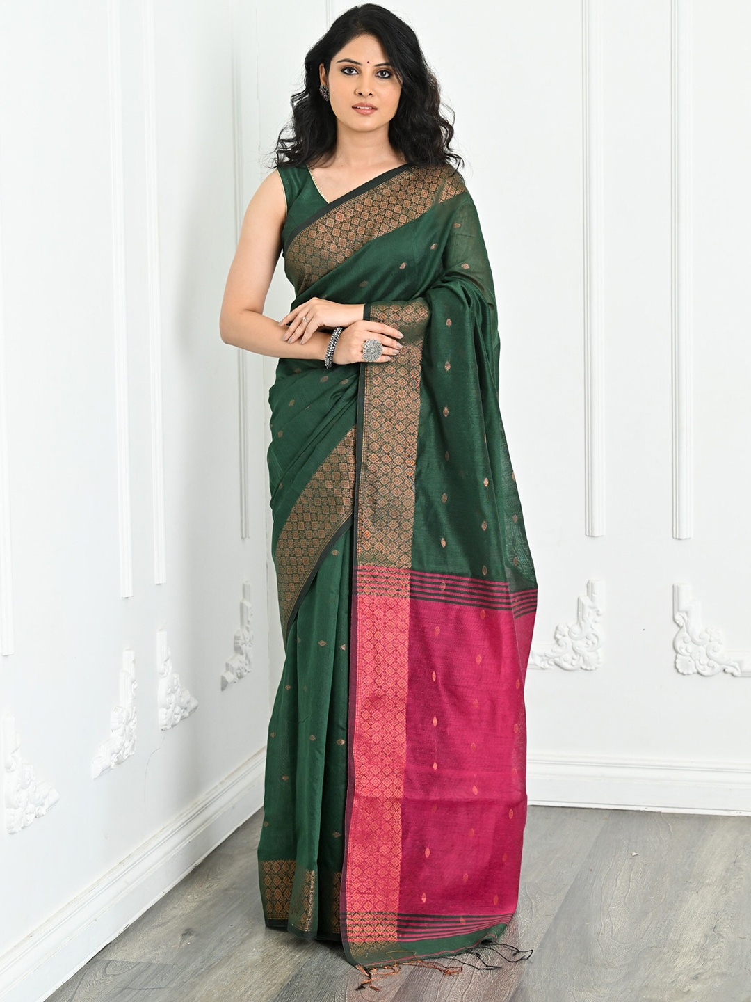 

BEATITUDE Ethnic Motifs Woven Design Zari Silk Cotton Saree, Green