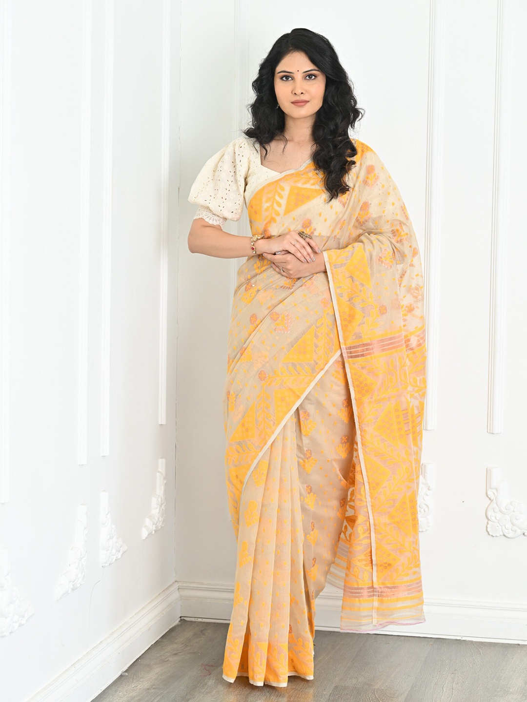 

BEATITUDE Ethnic Motifs Woven Design Zari Jamdani Saree, Beige