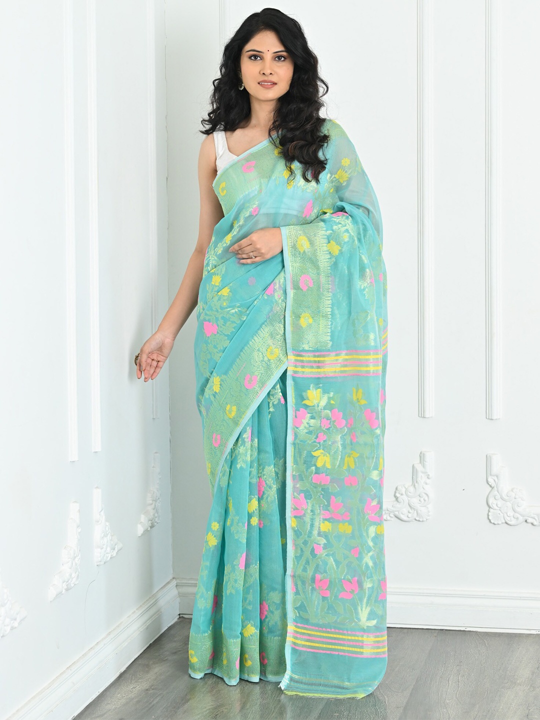 

BEATITUDE Floral Woven Design Jacquard Jamdani Saree, Turquoise blue