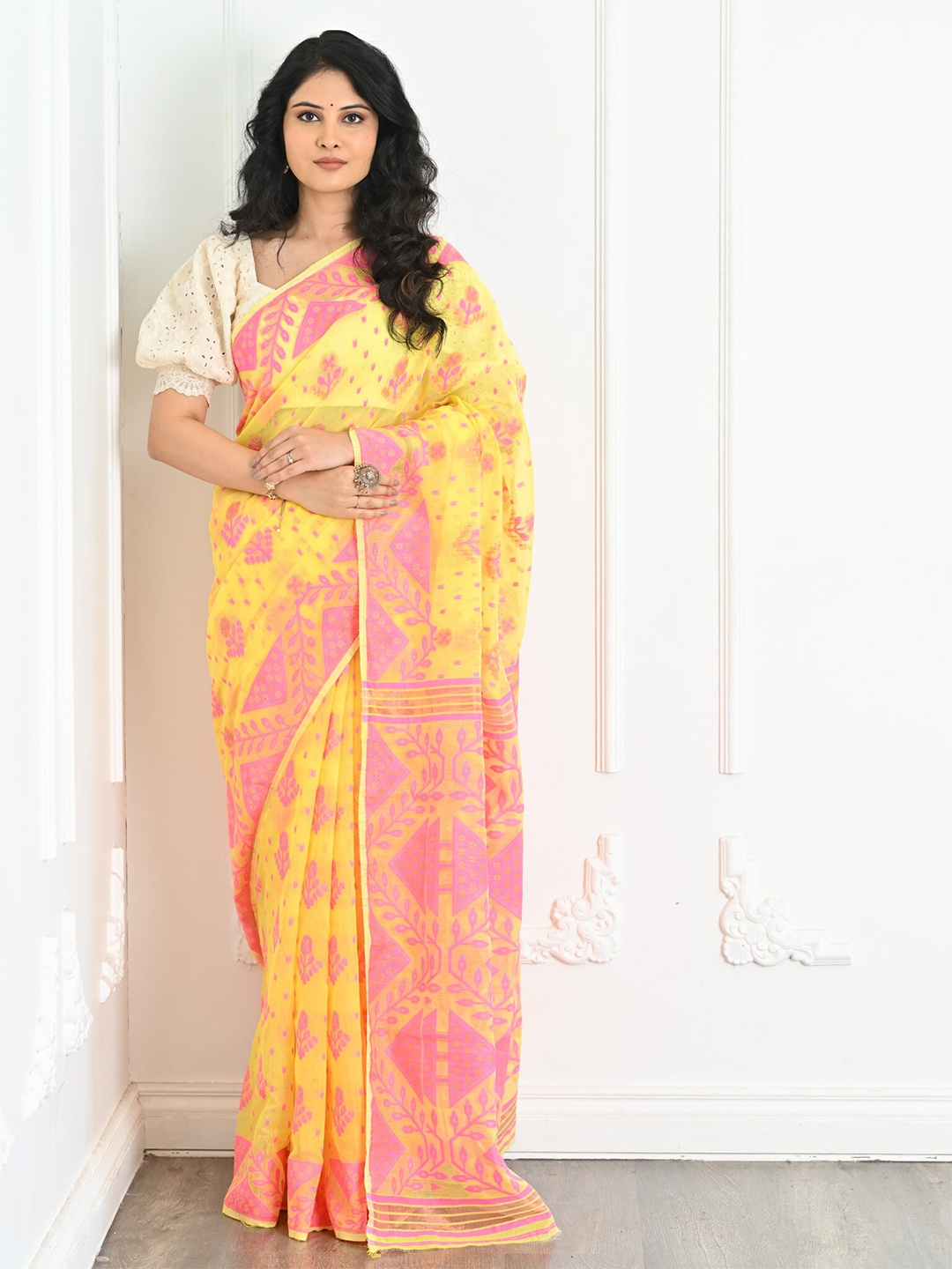 

BEATITUDE Ethnic Motifs Woven Design Jacquard Jamdani Saree, Yellow