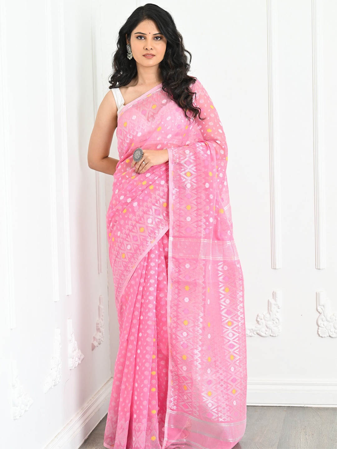 

BEATITUDE Ethnic Motifs Woven Design Zari Jacquard Jamdani Saree, Pink