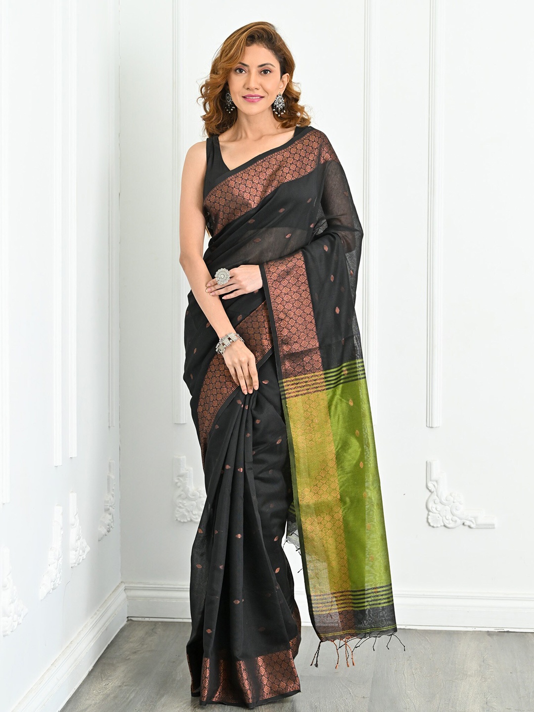 

BEATITUDE Ethnic Motifs Woven Design Zari Silk Cotton Saree, Black