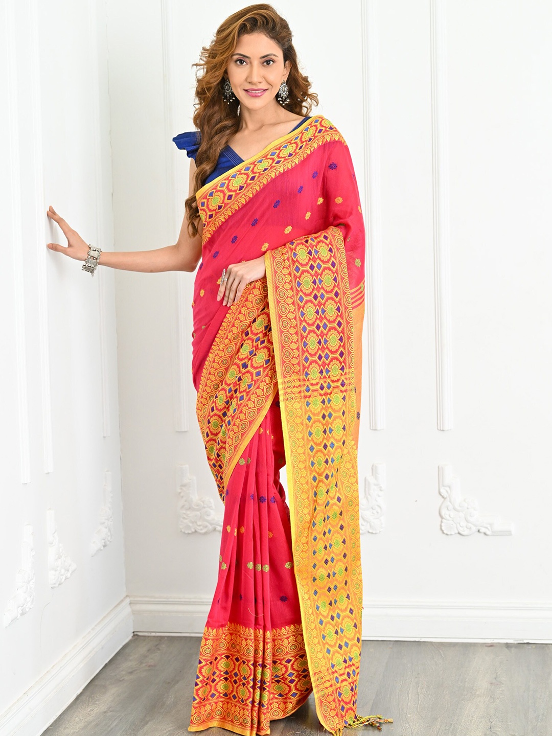 

BEATITUDE Floral Woven Design Pure Cotton Saree, Pink