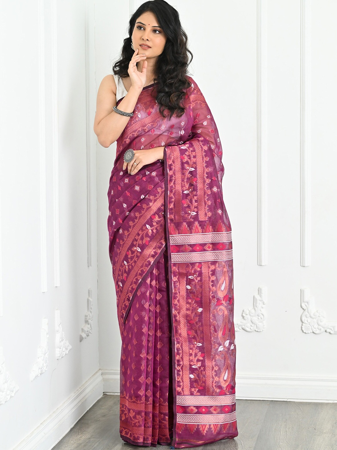 

BEATITUDE Ethnic Motifs Woven Design Zari Jamdani Saree, Magenta