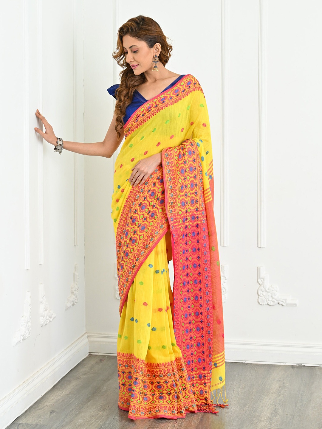 

BEATITUDE Floral Woven Design Pure Cotton Saree, Yellow