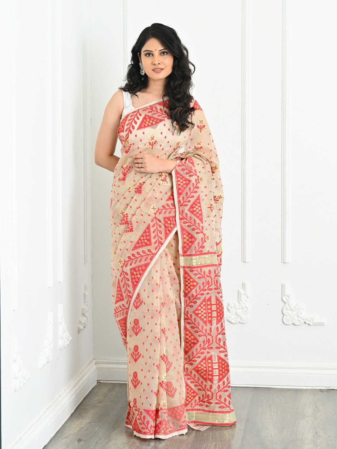 

BEATITUDE Ethnic Motifs Woven Design Zari Jamdani Saree, Off white