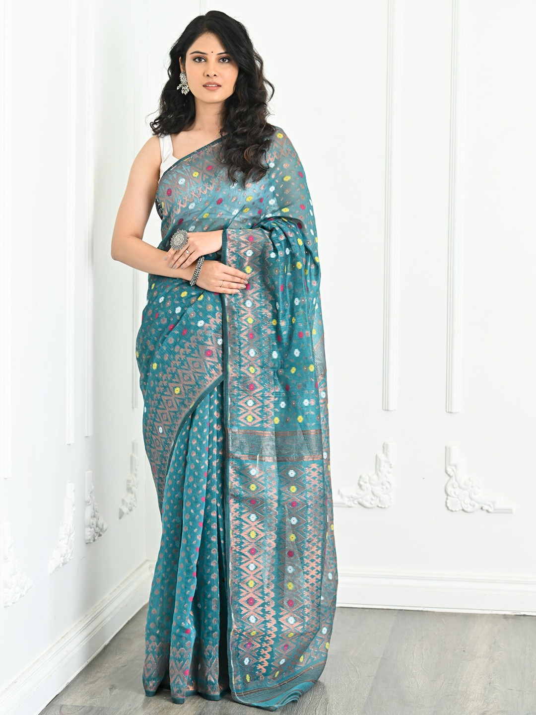 

BEATITUDE Ethnic Motifs Woven Design Zari Jamdani Saree, Green