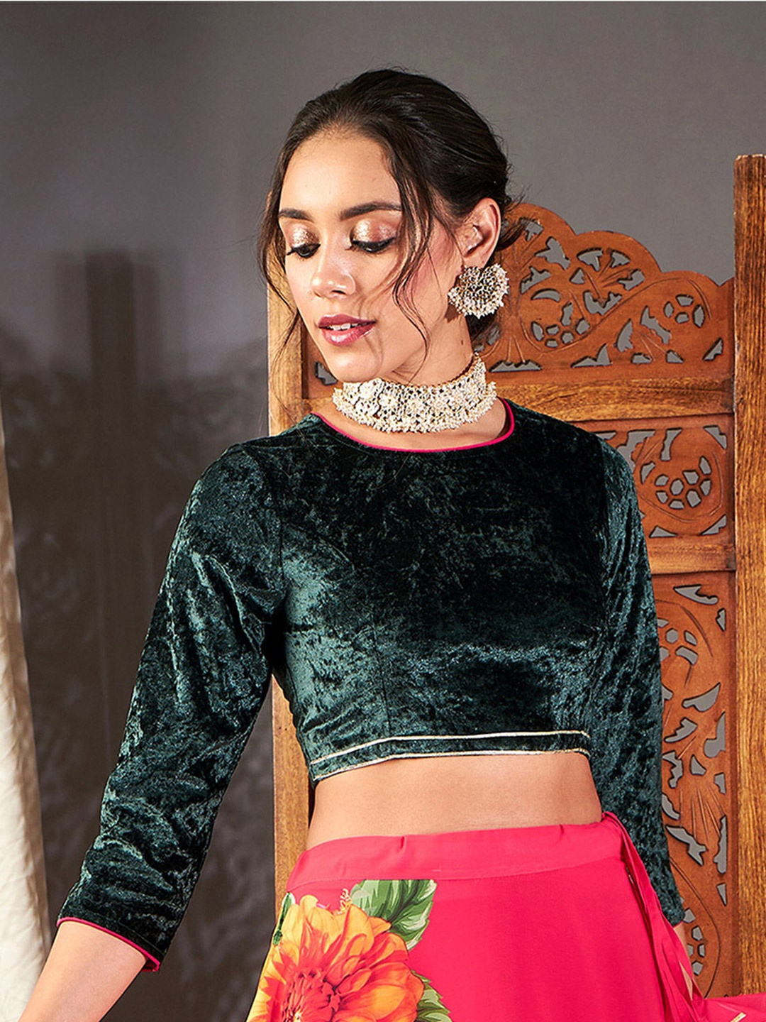 

Shae by SASSAFRAS Green Round Neck Velvet Crop Top