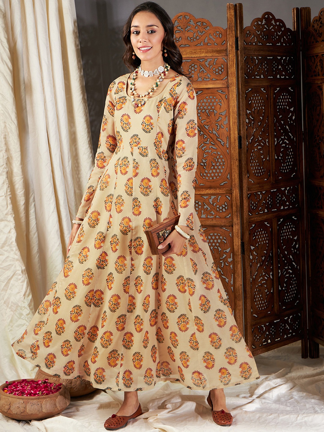

Shae by SASSAFRAS Beige & Orange Floral Printed Fit & Flare Maxi Dress