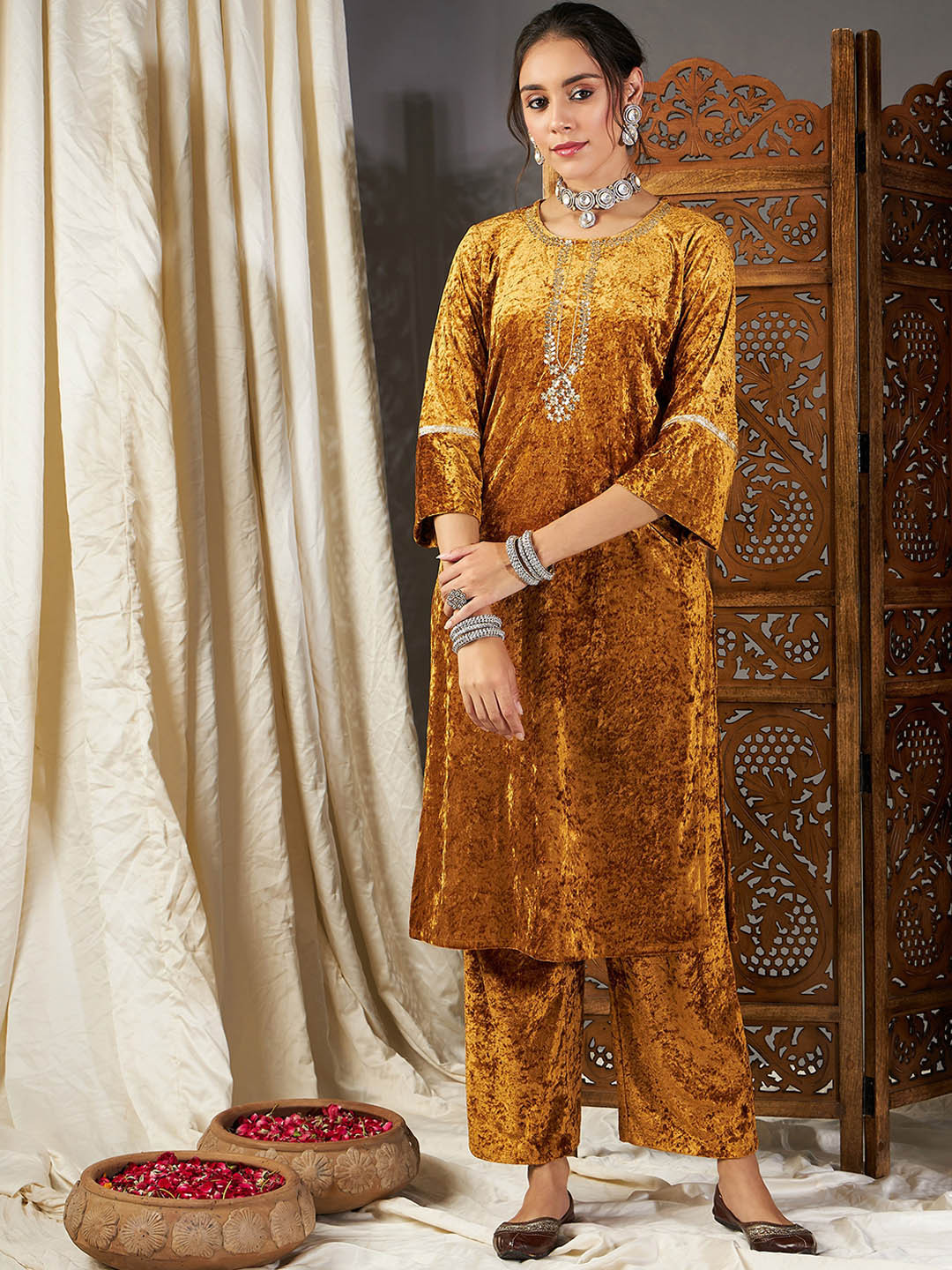 

Shae by SASSAFRAS Floral Embroidered Thread Work Velvet Straight Kurta, Mustard