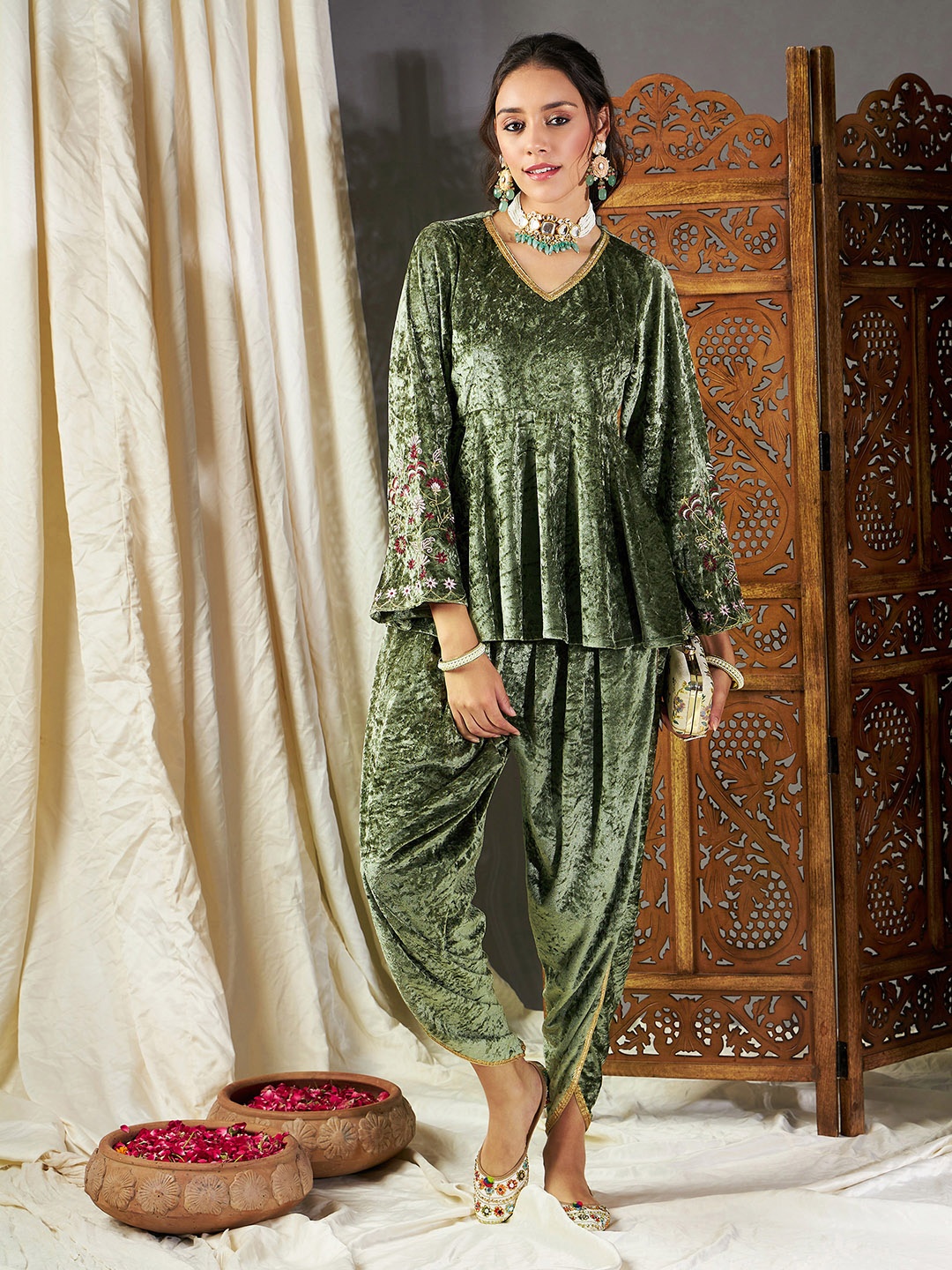 

Shae by SASSAFRAS Embroidered Yoke Velvet Kurti With Trousers, Olive