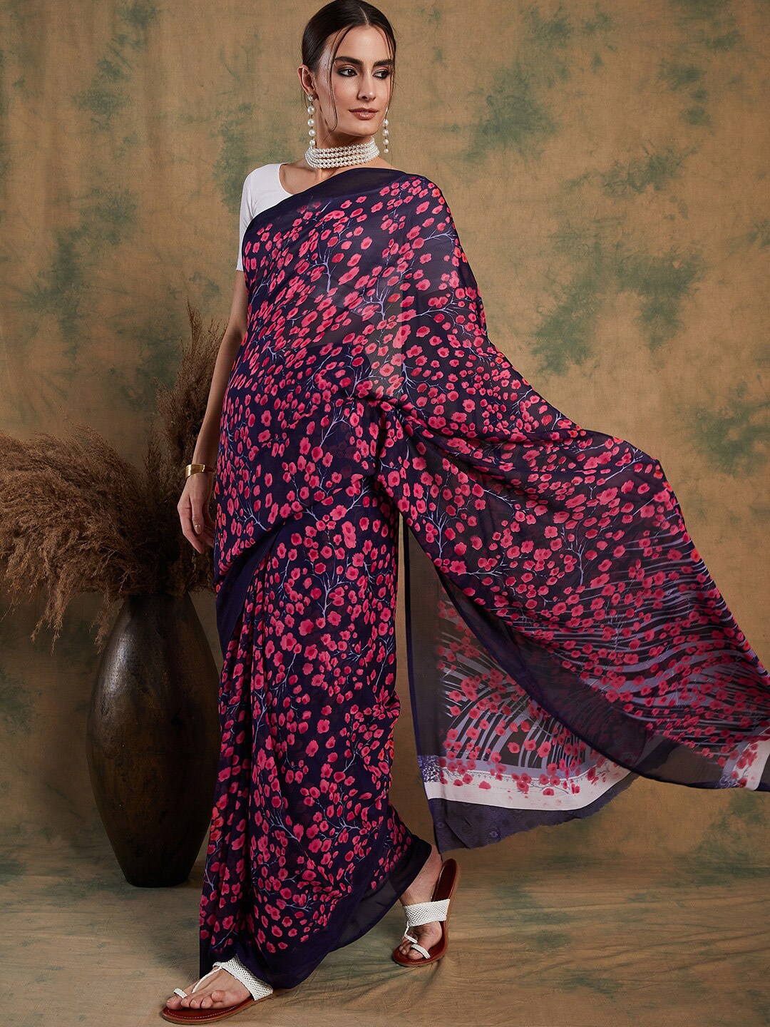 

Sangria Floral Printed Saree, Navy blue