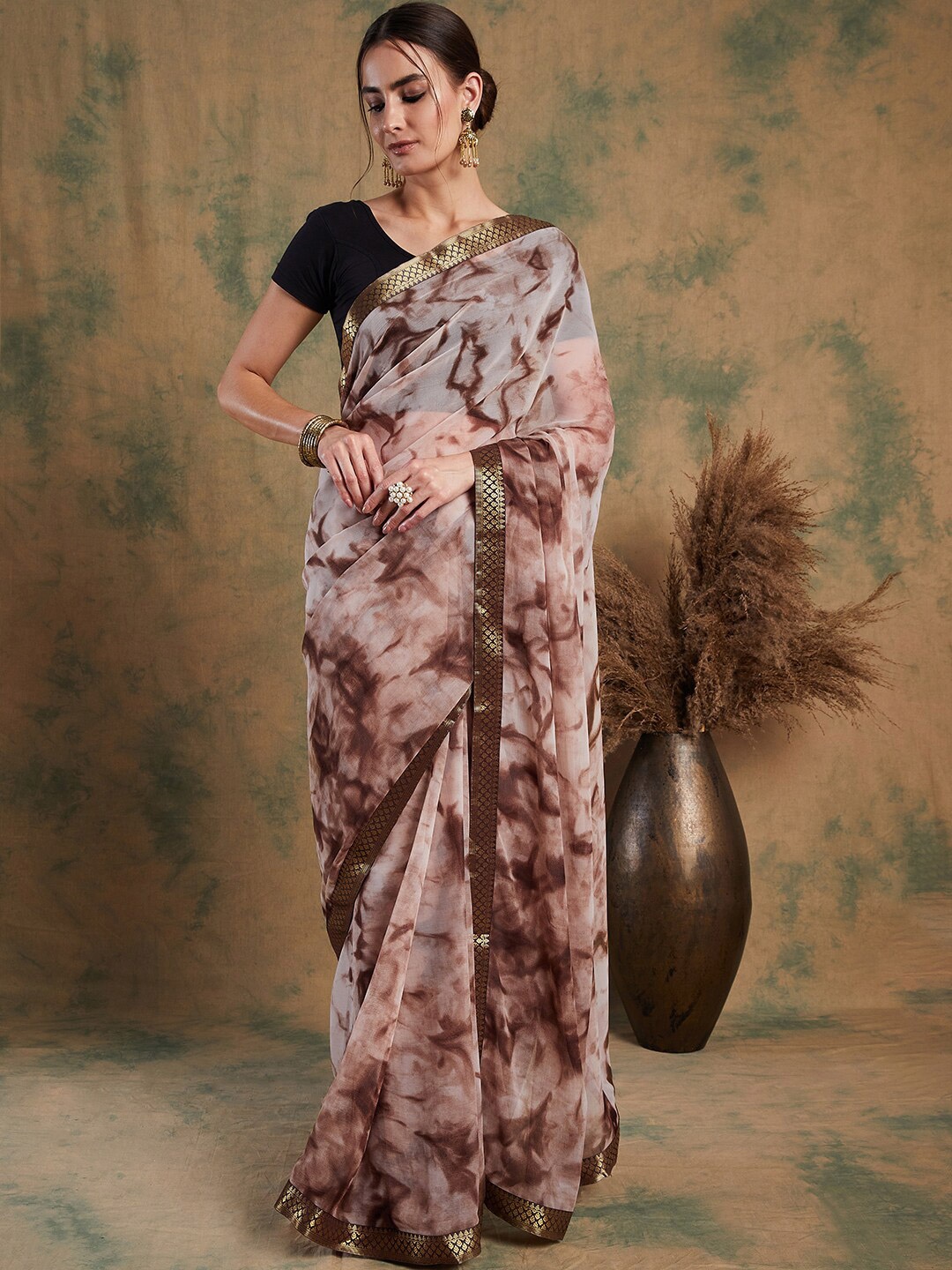 

Sangria Abstract Printed Zari Saree, Brown