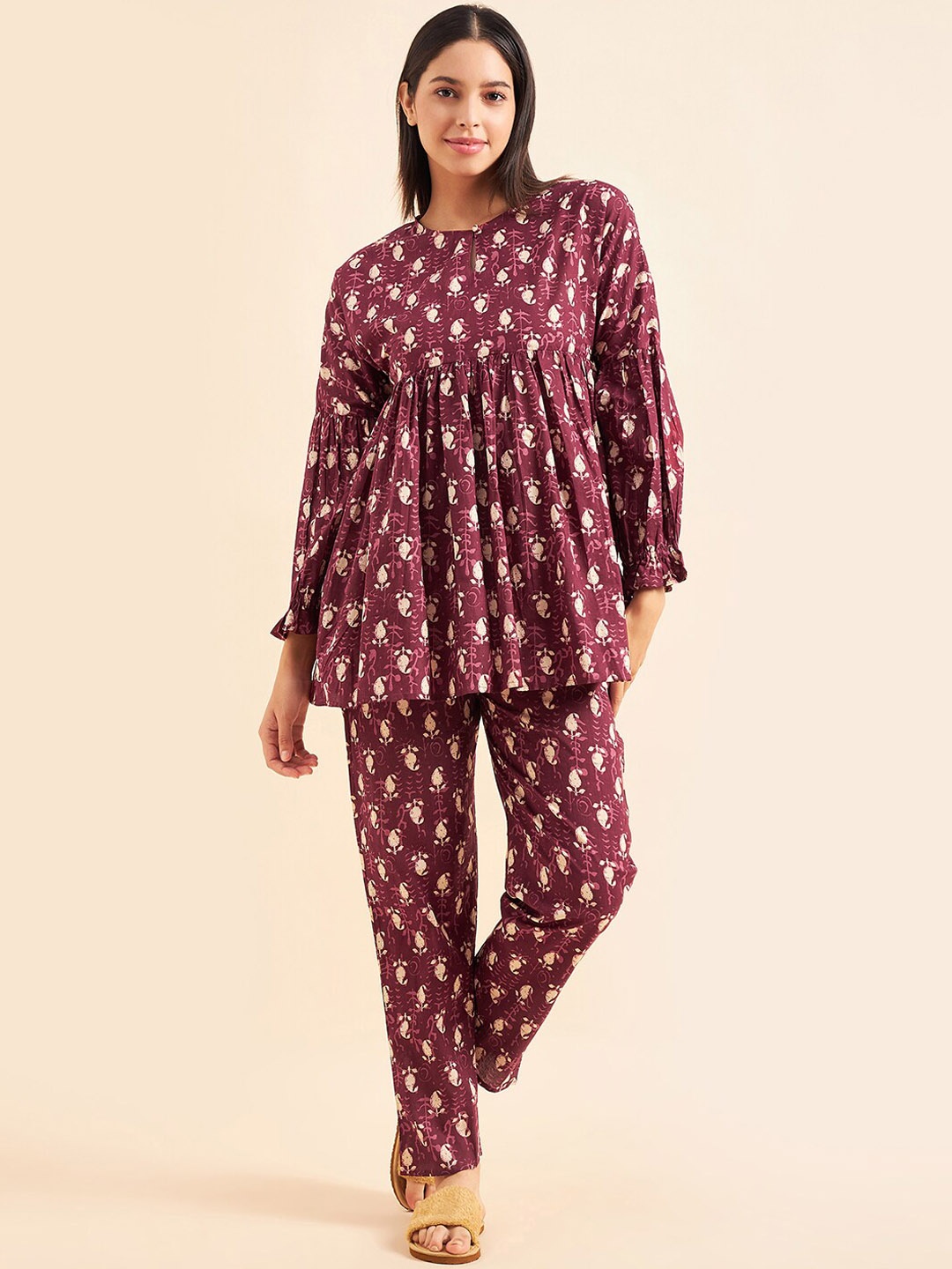 

Sweet Dreams Women Pink & Cream-Coloured Ethnic Motifs Printed Pure Cotton Night Suit