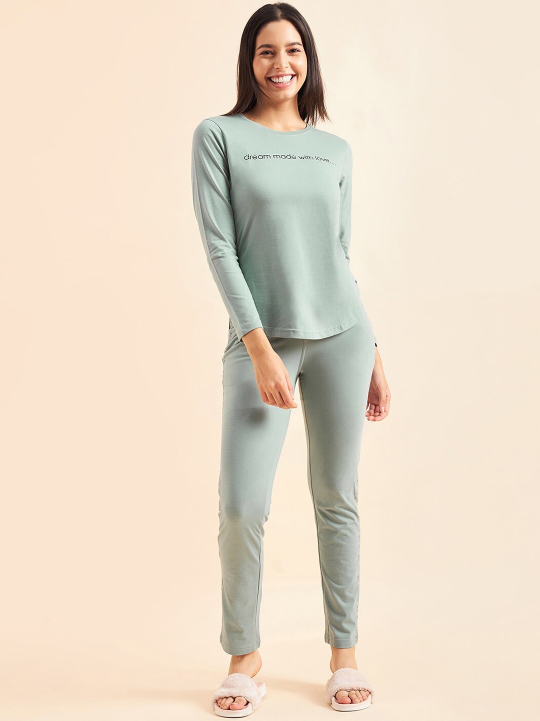 

Sweet Dreams Green Typography Printed T-Shirt & Trousers