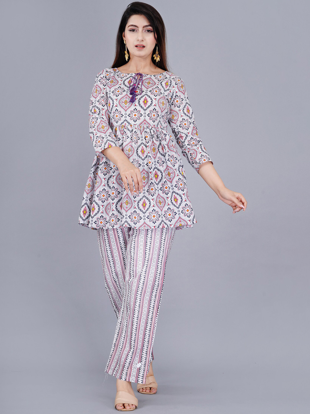 

TREND ME Motifs Printed Pure Cotton Flared Kurti With Trousers, Grey