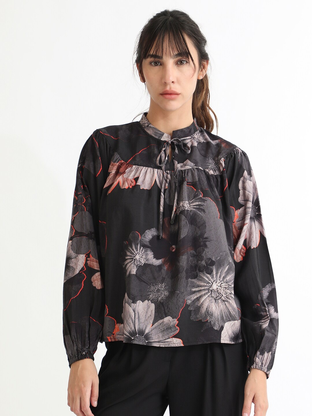 

RAREISM Floral Printed Tie-Up Neck Top, Black