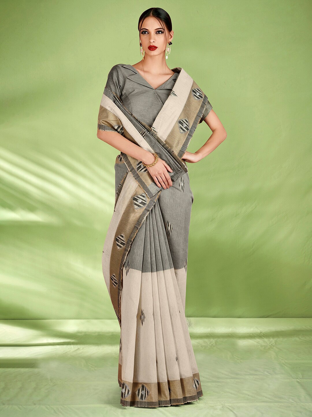 

Sangria Woven Design Saree With Blouse Piece, Grey