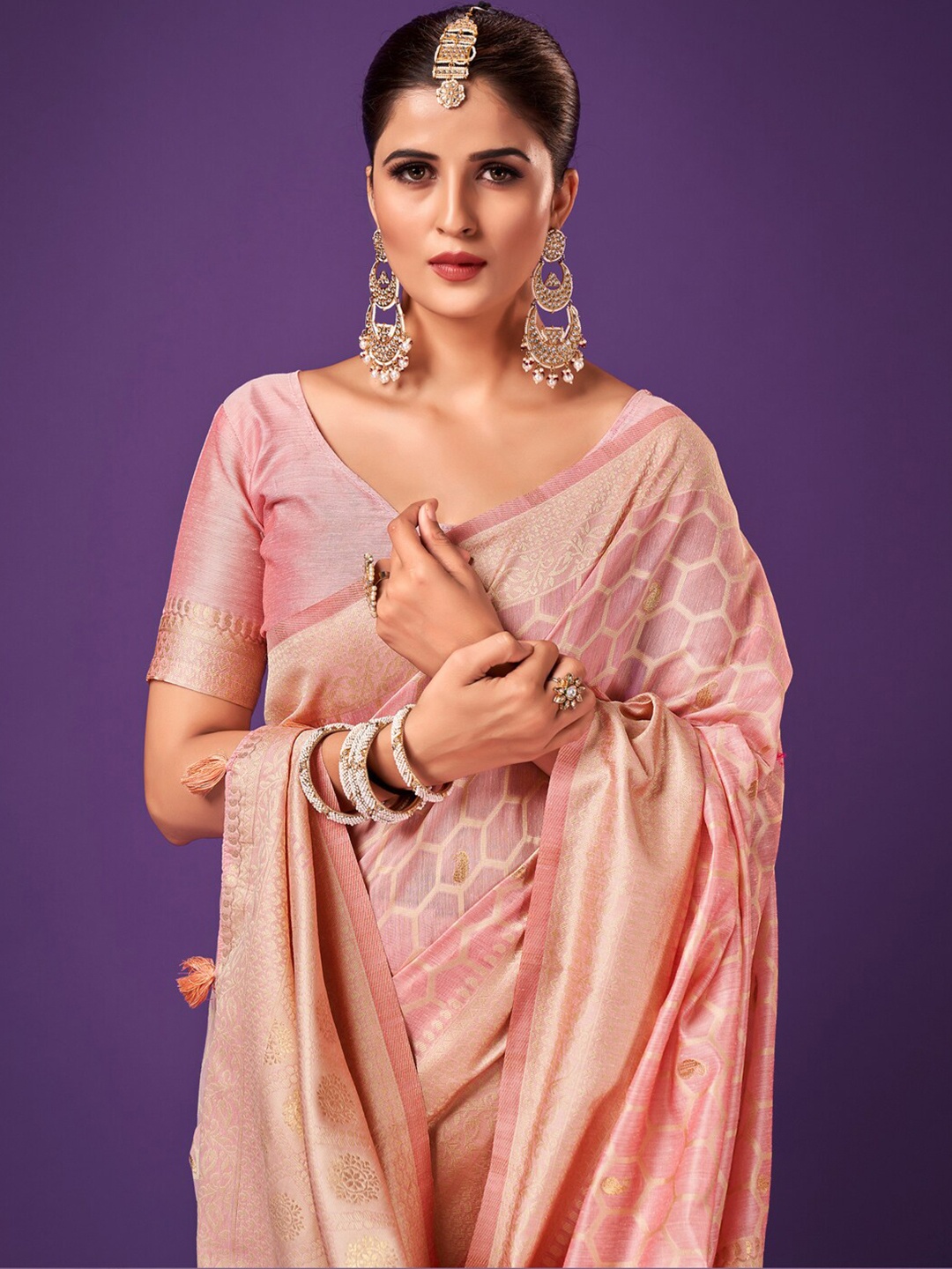 

Sangria Pink Paisley Woven Design Zari Saree
