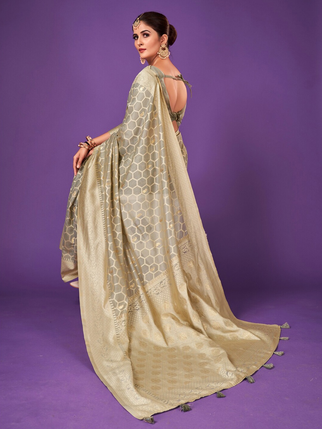 

Sangria Woven Design Zari Banarasi Saree, Grey