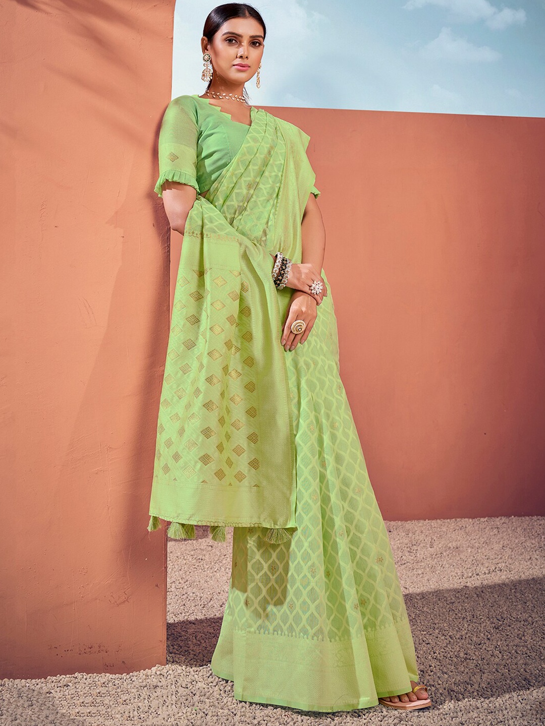 

Sangria Ethnic Woven-Designed Festive Saree With Blouse Piece, Green