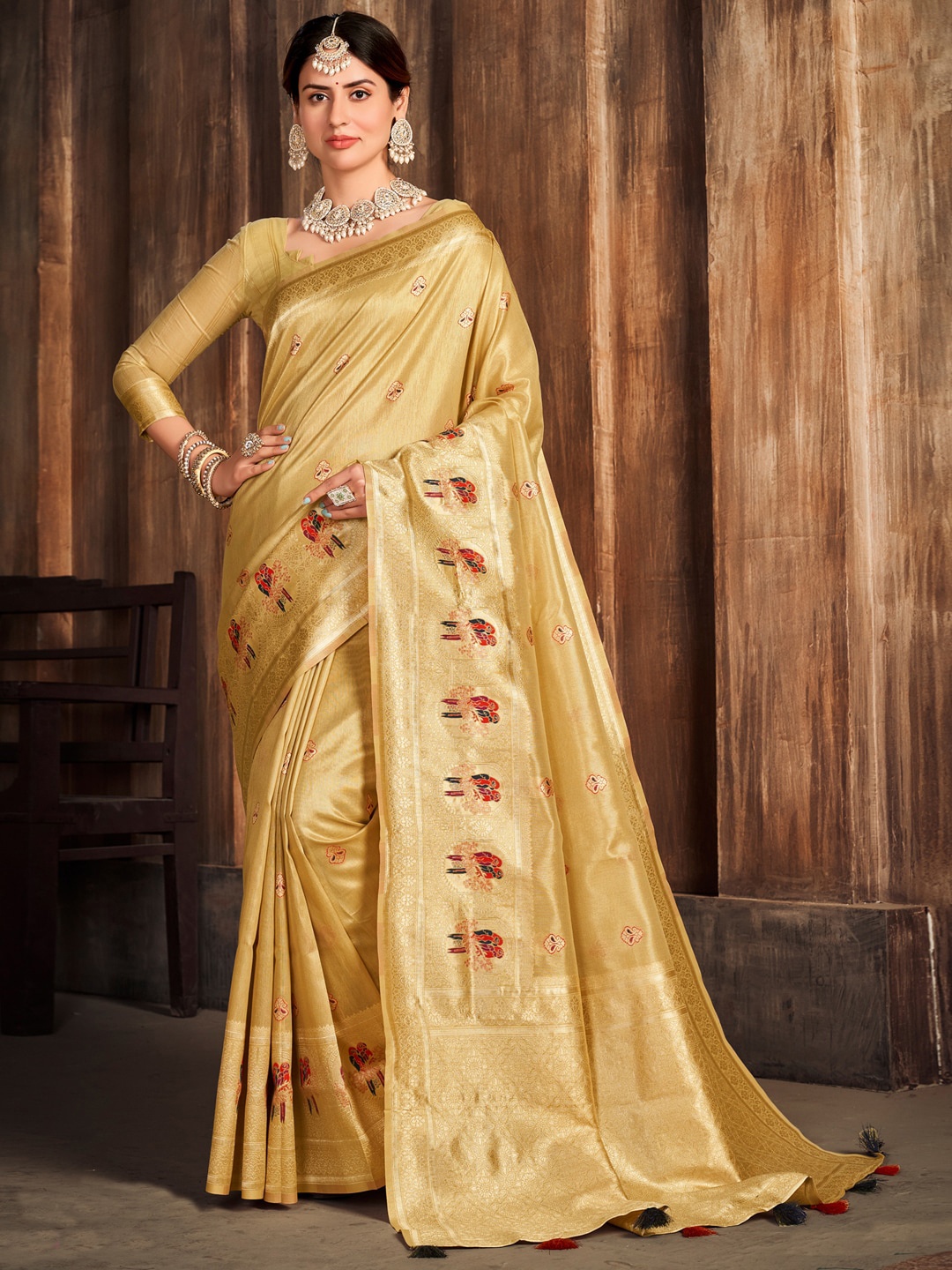 

Sangria Ethnic Woven-Designed Kanjeevaram Silk Saree, Beige
