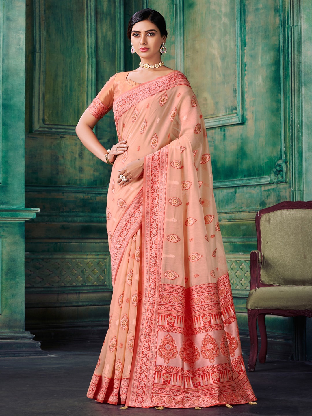 

Sangria Ethnic Motifs Woven Design Saree, Cream