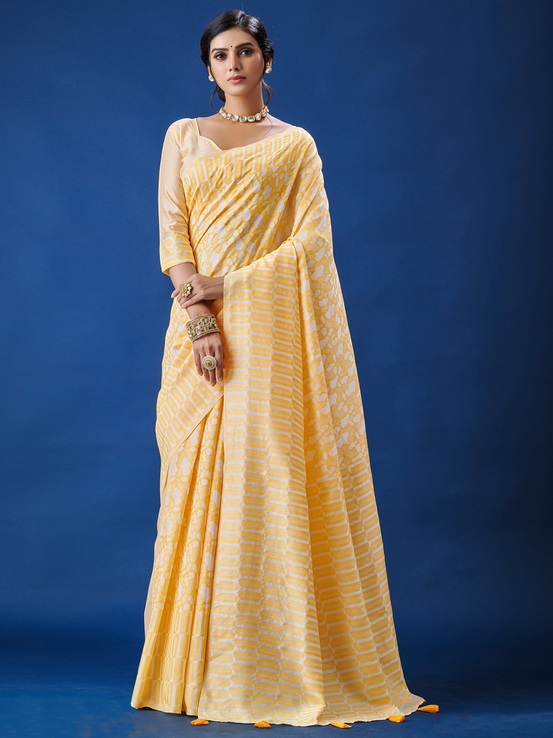 

Sangria Yellow Abstract Printed Saree