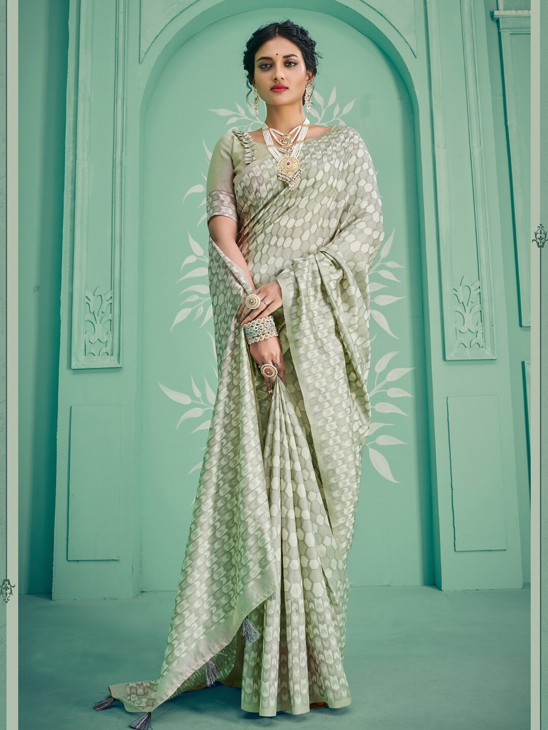 

Sangria Grey Geometric Woven Design Banarasi Saree