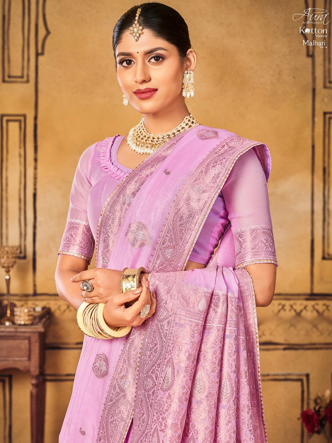 

Sangria Ethnic Motifs Woven Design Banarasi Saree With Blouse Piece, Lavender