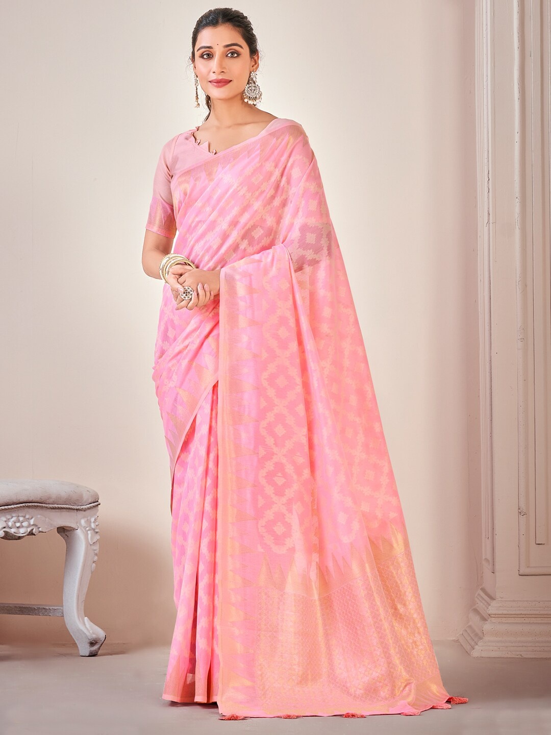 

Sangria Pink Ethnic Motifs Woven Design Zari Banarasi Sarees