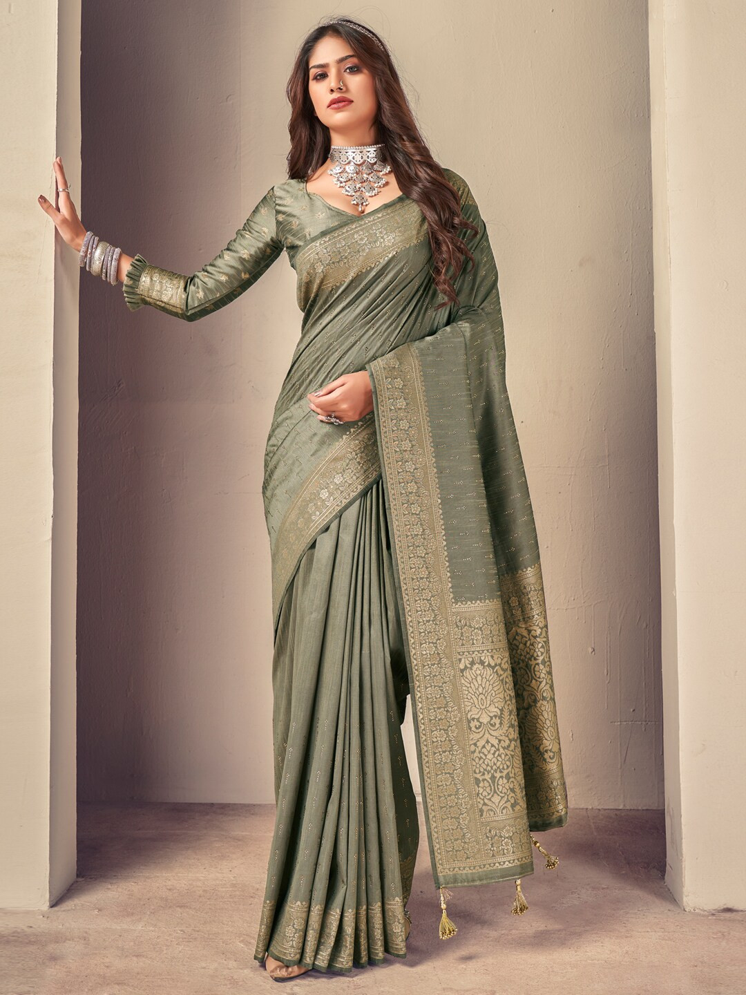 

Sangria Ethnic Motifs Woven Design Saree, Grey