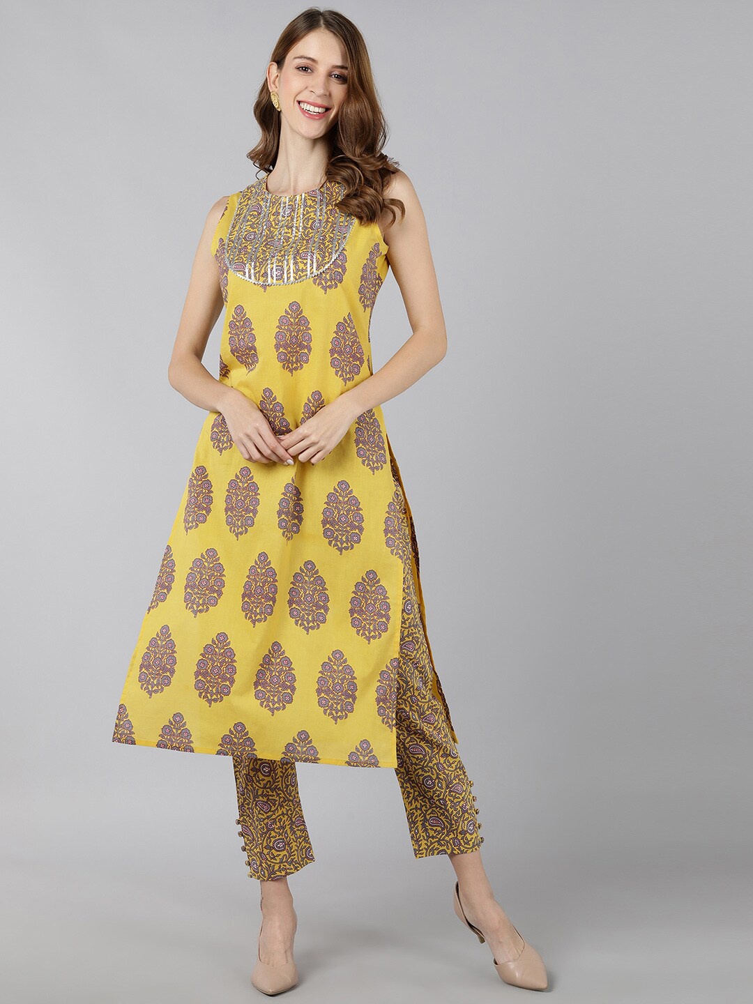 

KALINI Floral Printed Gotta Patti Round Neck Kurta With Harem Pants, Yellow