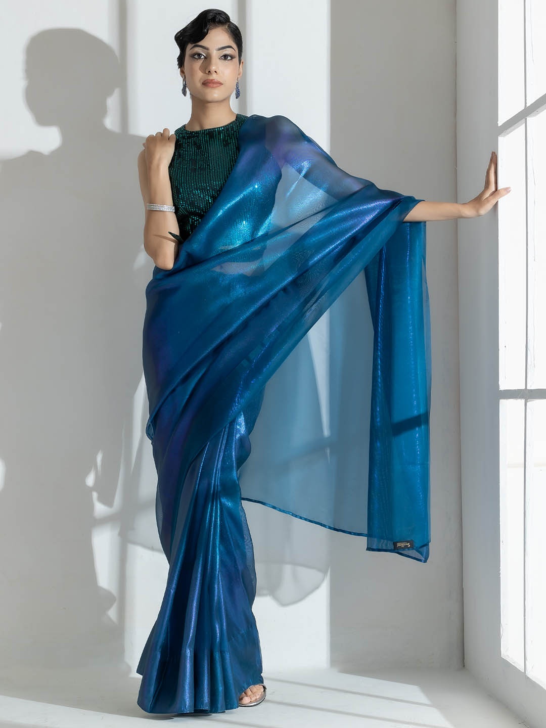 

Swtantra Beads and Stones Organza Saree, Blue