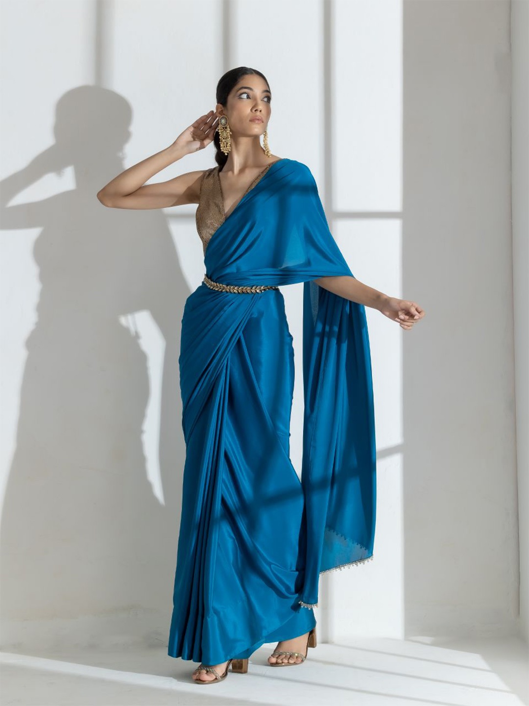 

Swtantra Beads and Stones Pure Crepe Saree, Blue