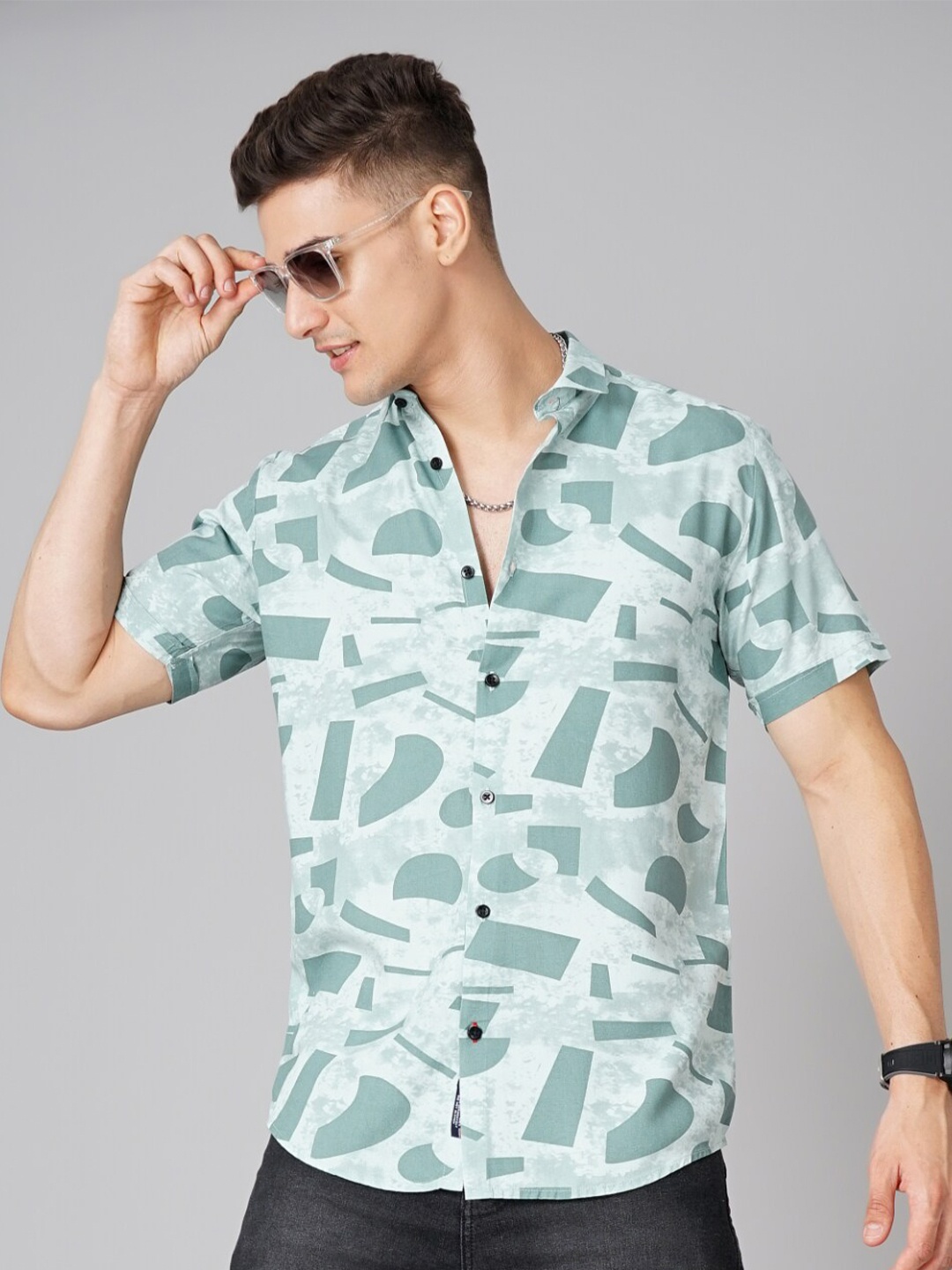 

PAUL STREET Geometric Printed Standard Opaque Slim Fit Casual Shirt, Green