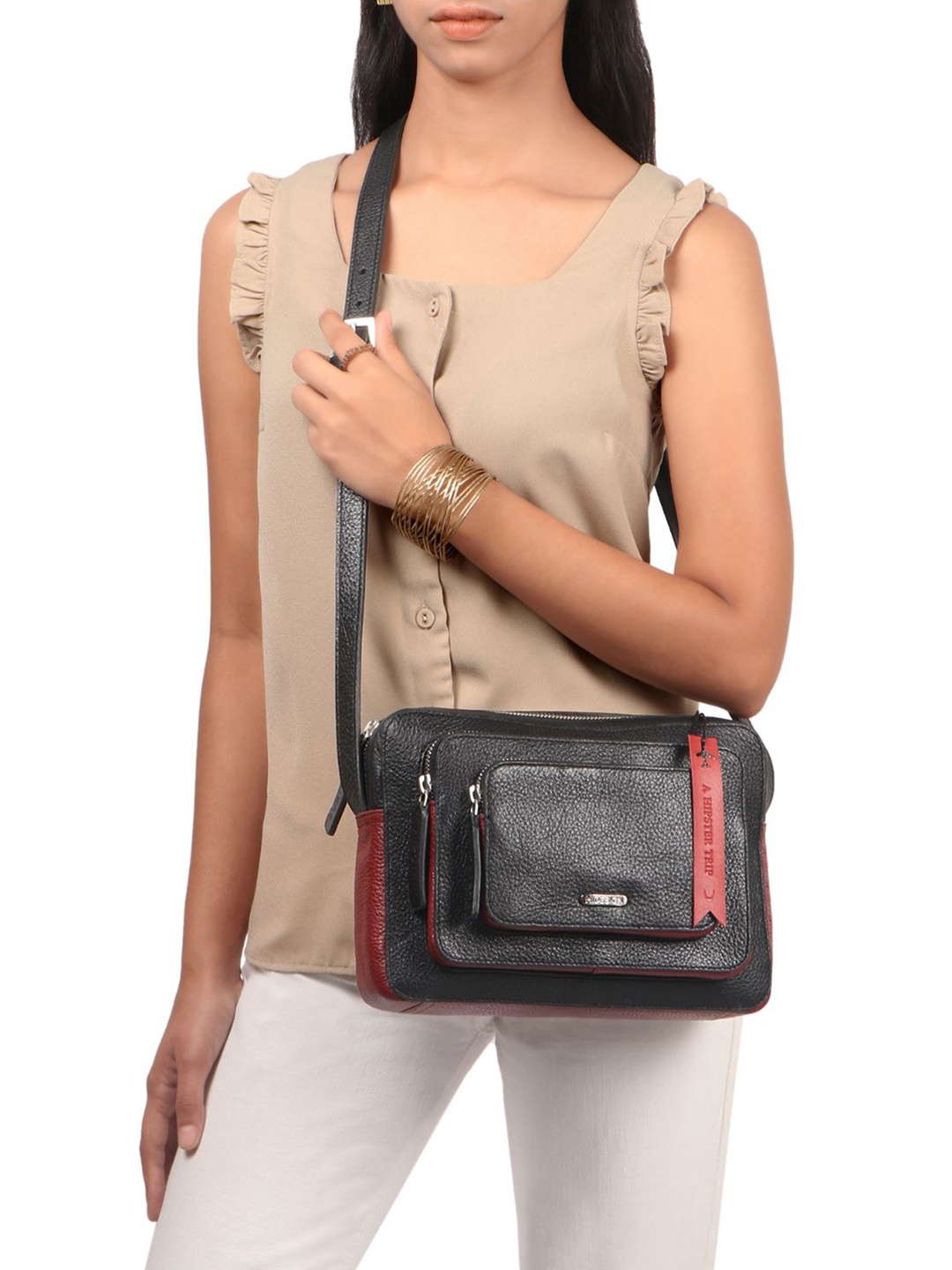 

Hidesign Textured Leather Structured Sling Bag, Black