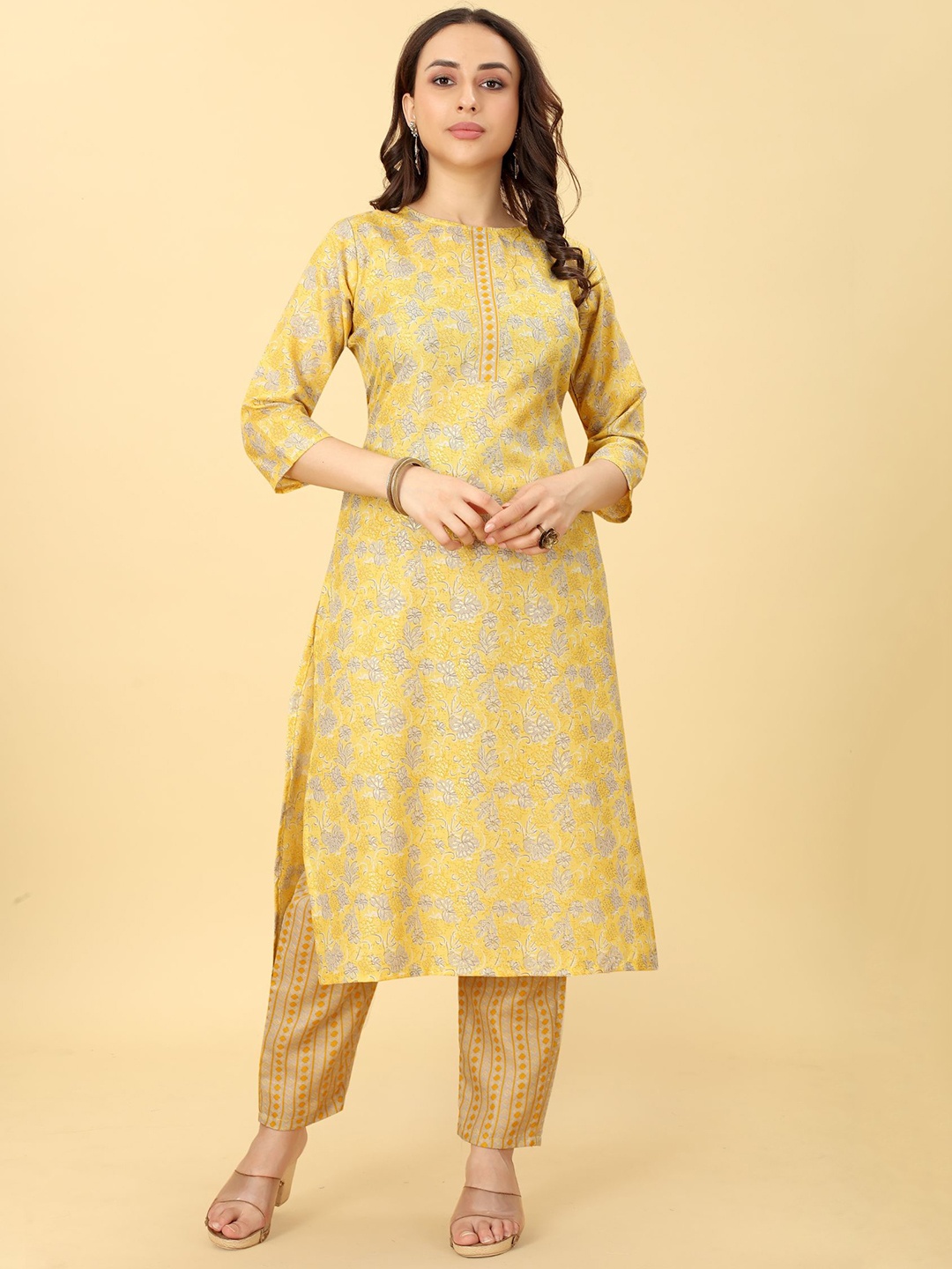

Bridha Ethnic Motif Printed Regular Kurta With Trousers, Yellow