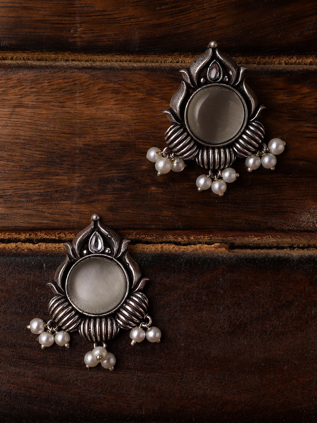 

VENI Silver-Plated Beads-Studded Contemporary Studs Earrings