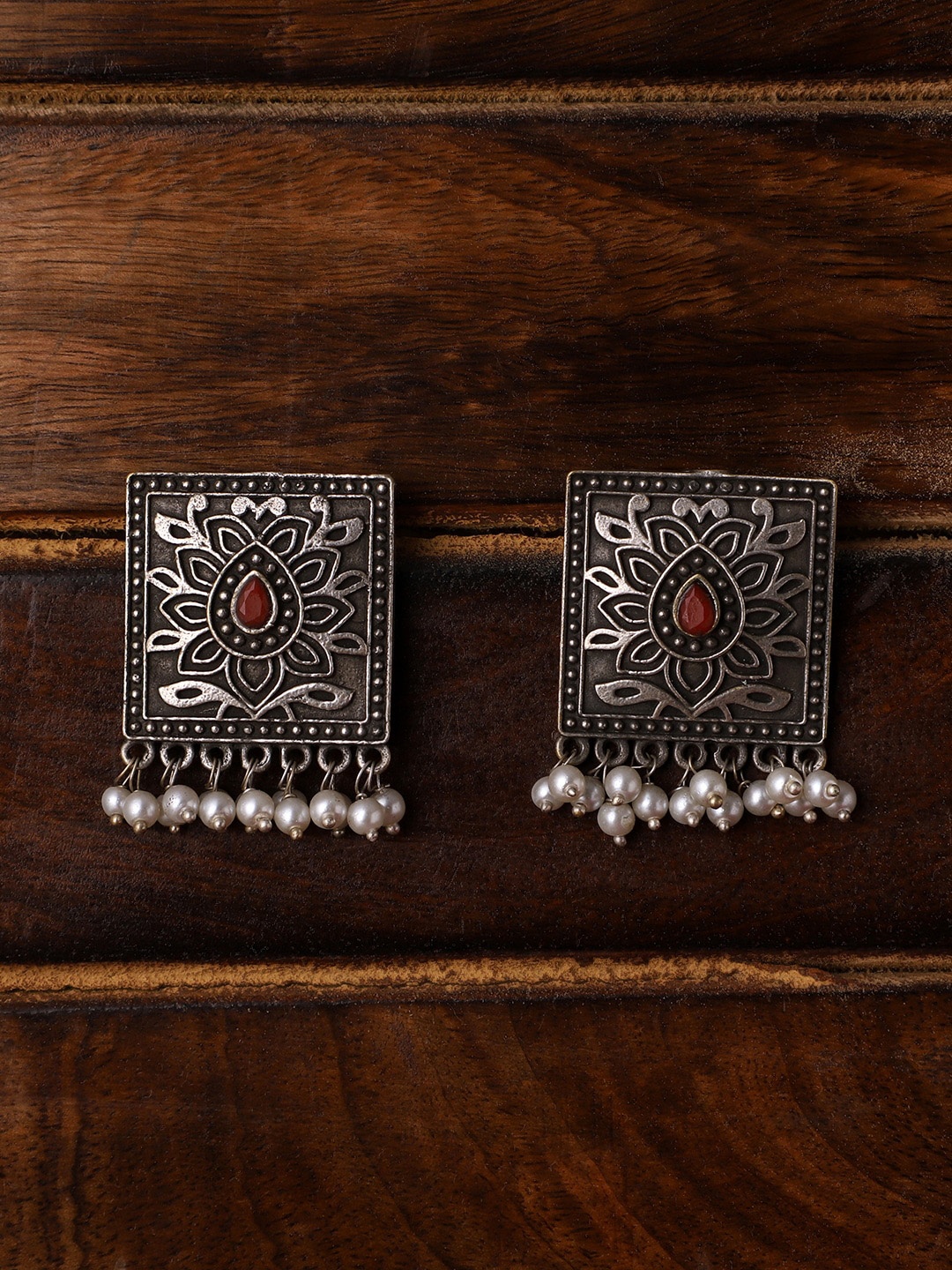 

VENI Silver-Plated Beads-Studded Contemporary Studs Earrings