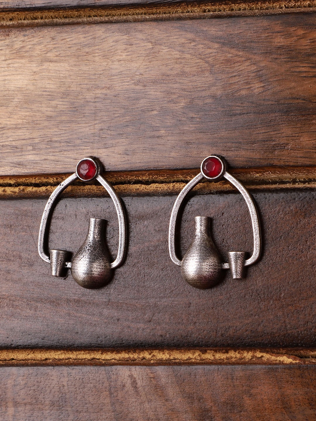 

VENI Silver-Plated Stone-Studded Contemporary Drop Earrings