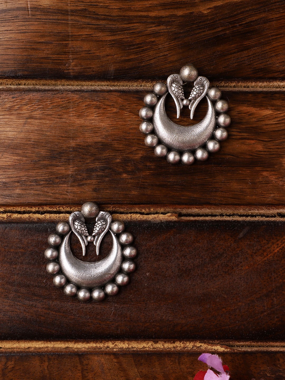 

VENI Silver Plated Contemporary Studs Earrings