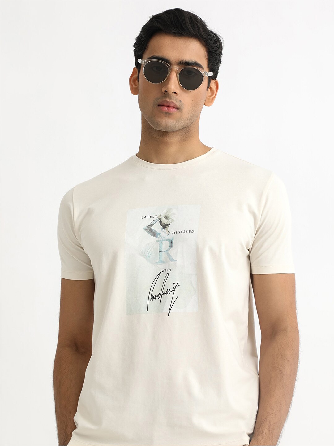 

RARE RABBIT Men Hats Graphic Printed Round Neck Slim Fit Cotton T-Shirt, Off white