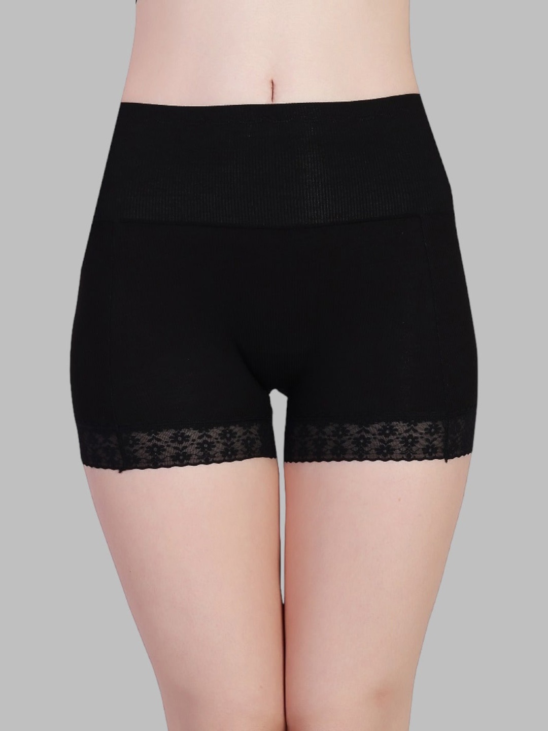 

PLUMBURY Women Skinny Fit High-Rise Yoga Shorts, Black