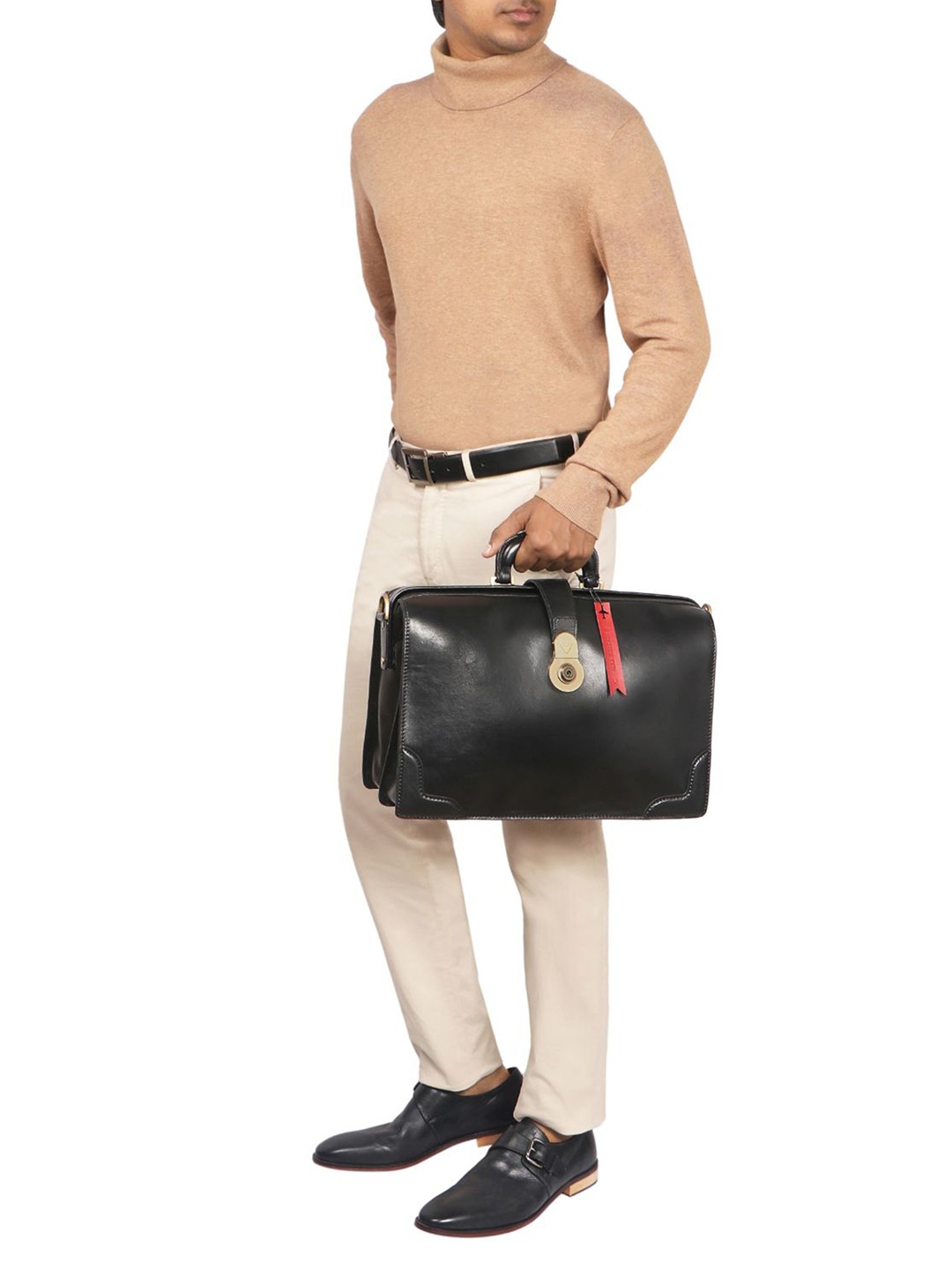 

Hidesign Unisex Textured Leather Messenger Bag, Black